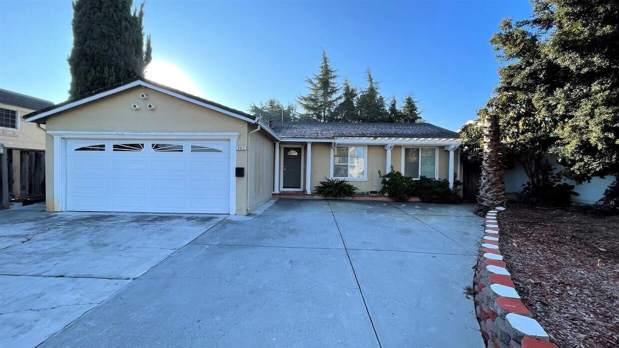 Primary Photo - 960 Branham Ln