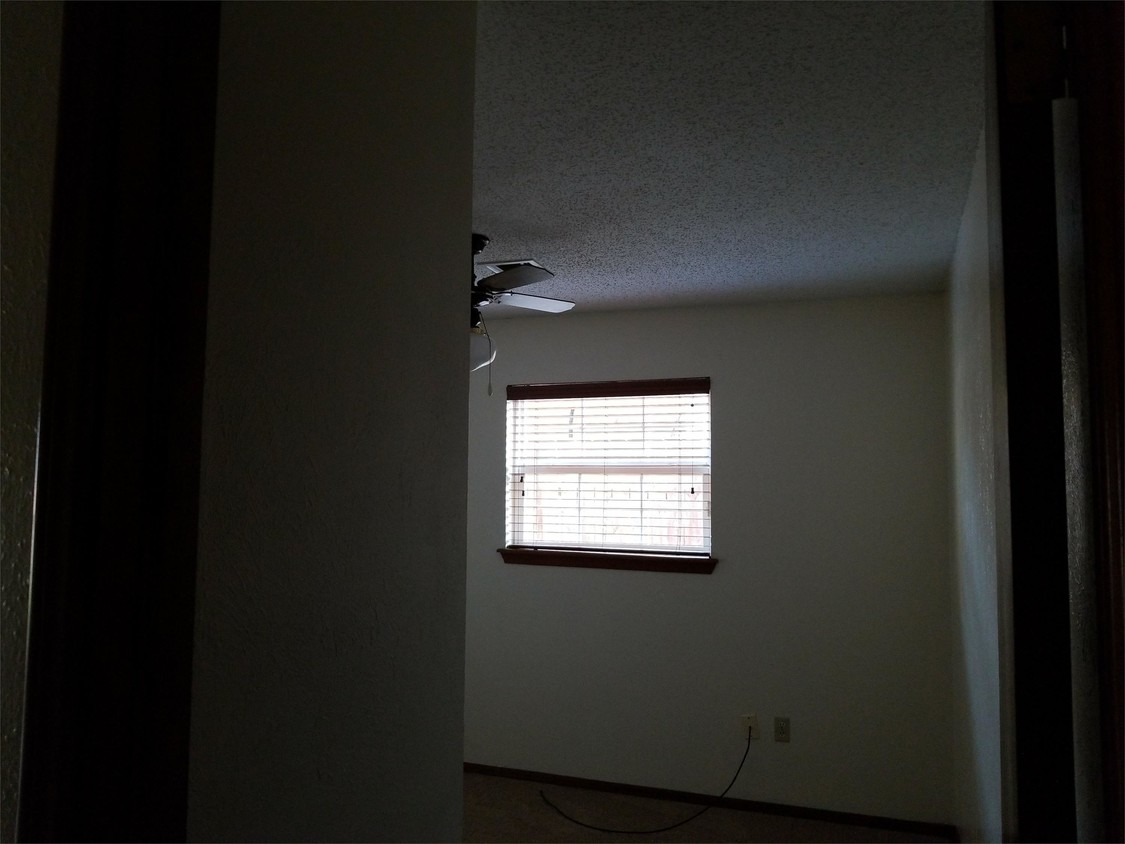 Primary Photo - 2316 NW Robinhood Dr