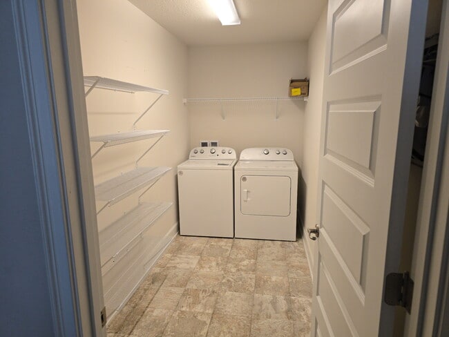 Foto del edificio - 1252 Nelson Park Ct