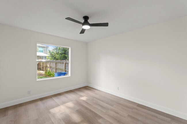 Foto del edificio - 7406 Willow Spring Cir N