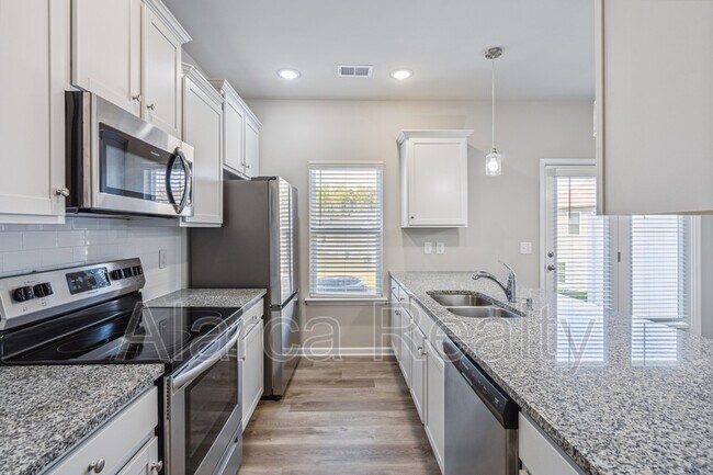 Building Photo - 7213 Somerford Rd