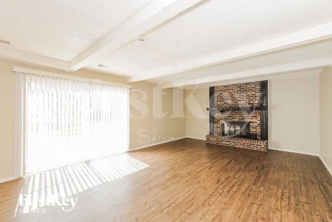 Building Photo - 8024 Sunset Cir