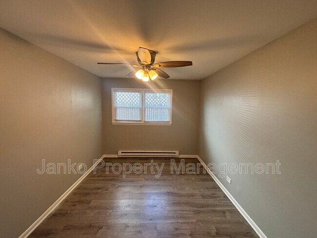 Foto del edificio - 474 W 14th Pl