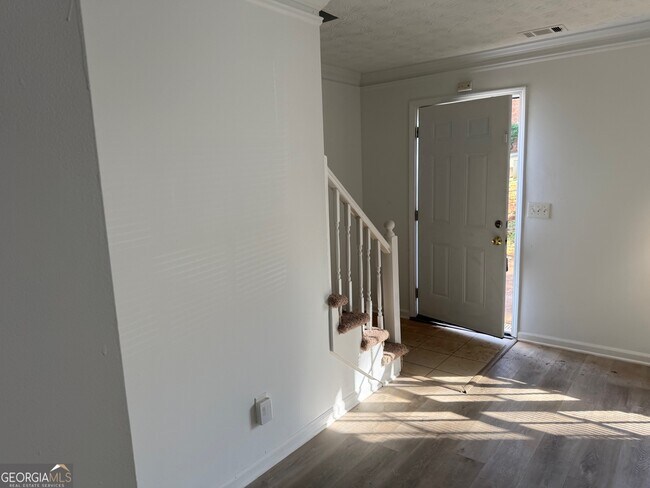 Foto del edificio - 1736 Salem Woods Dr SE