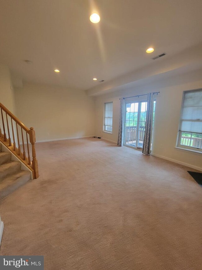 Building Photo - 3403 Governors Crest Ct