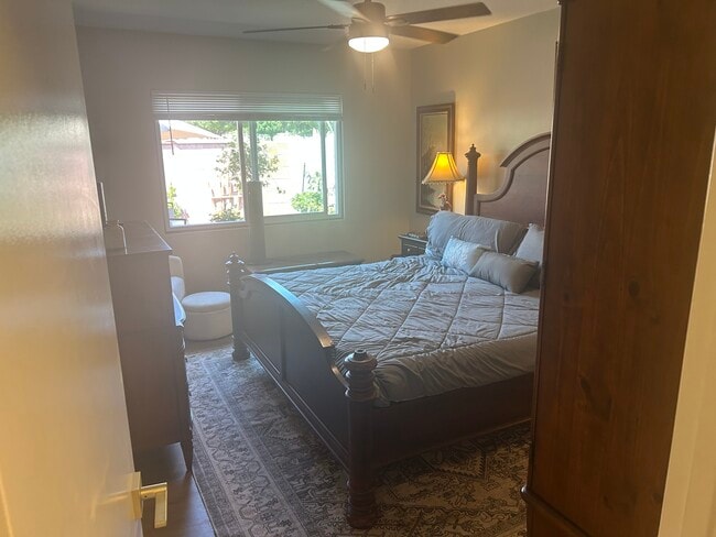 Photo - 208 N La Plaza Apartments