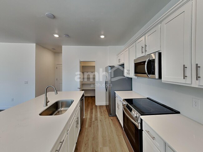 Building Photo - 6536 E Paseo Alga