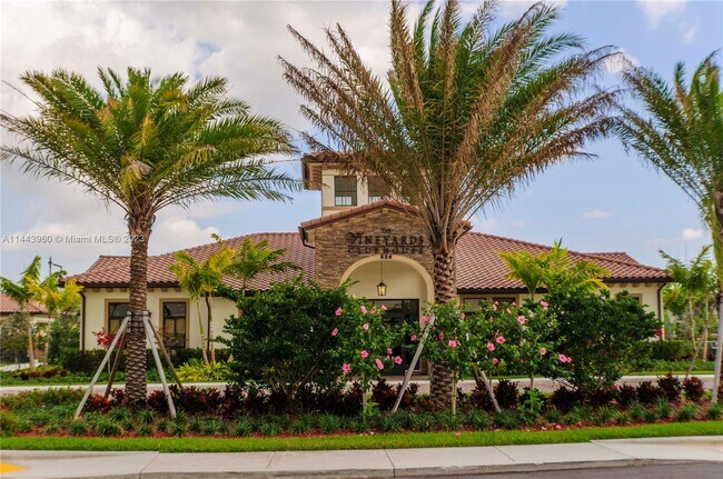 Foto del edificio - 3732 SE 2nd St