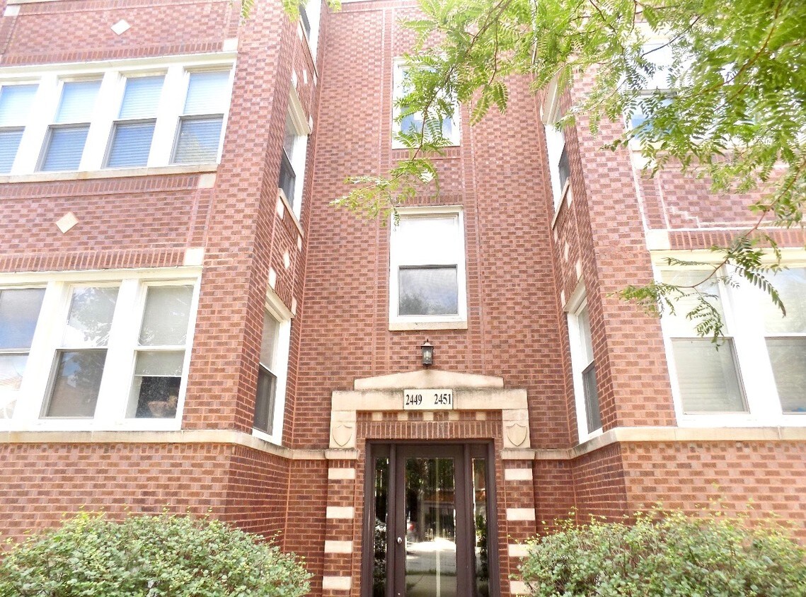 2451 W Foster Ave, Chicago, IL 60625 Apartments in Chicago, IL