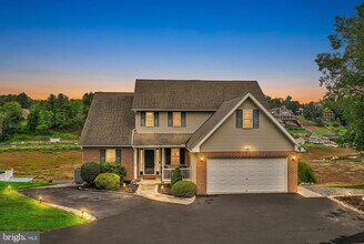 Building Photo - 606 Wynonah Dr