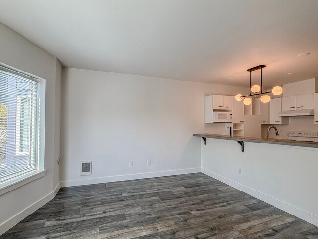 Foto del edificio - Great Location! 1bd/1bth Belltown Condo, $1,900/mo.