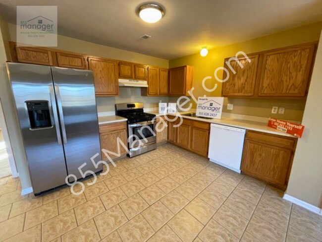 Building Photo - Spacious 3 Bedroom Condo with Open Floor P...