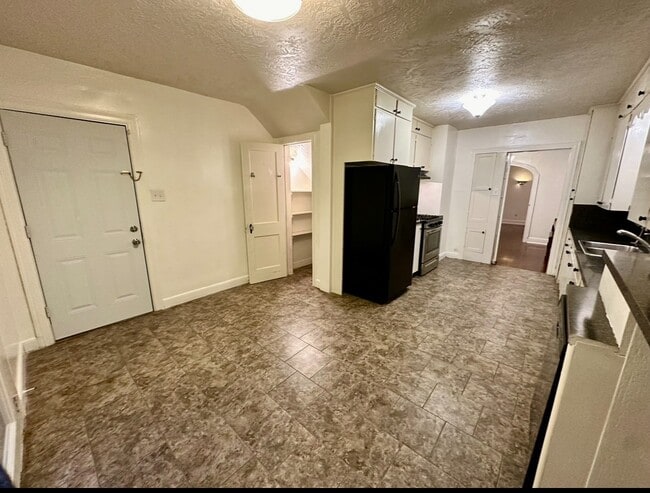 Foto del edificio - 212 W Hunnicutt Ave