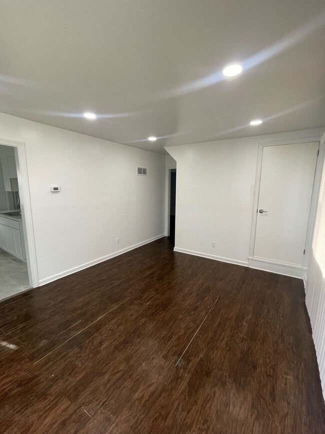 Foto del edificio - 1539 Wakefield Ave