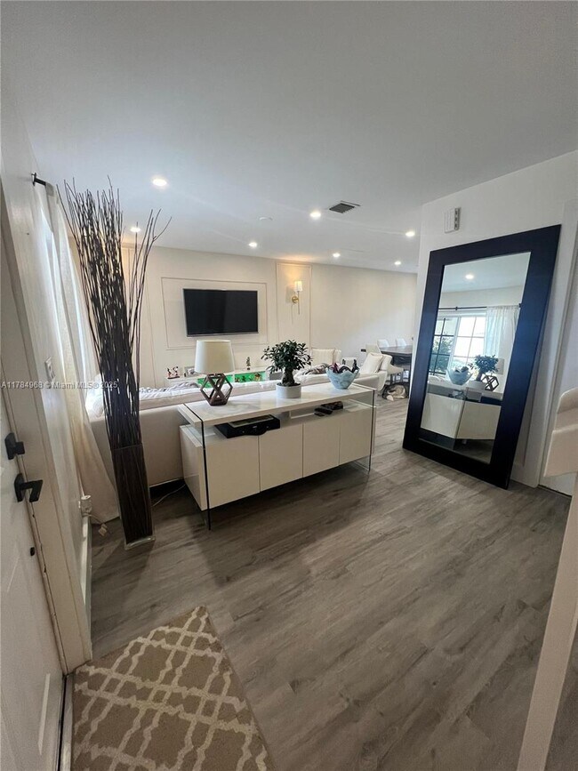 Foto del edificio - 4775 SW 14th Ct