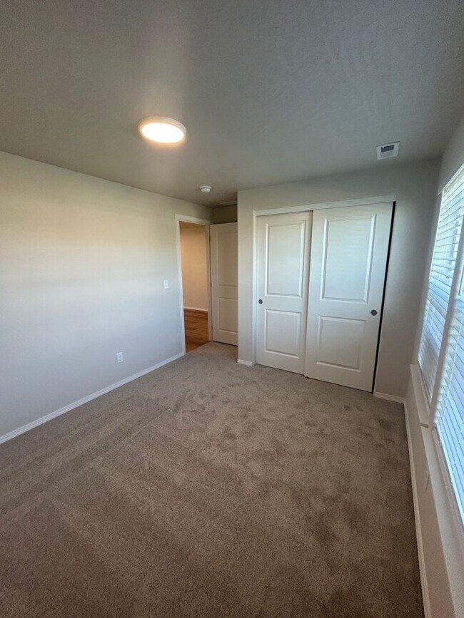 Foto del edificio - New Construction 3 bedroom 2 bath home for rent in The Hollice Woods!