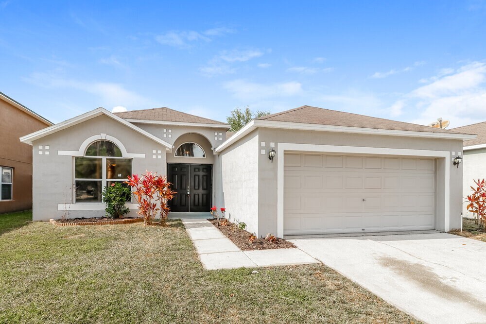 Foto principal - 24817 Mary Beth Ct