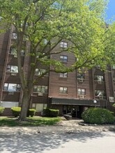 Building Photo - 4600 N Cumberland Ave