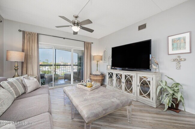 Foto del edificio - 3114 Harbor Dr