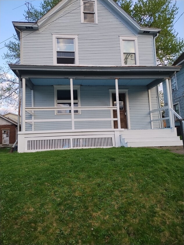 Primary Photo - 932 Morton St