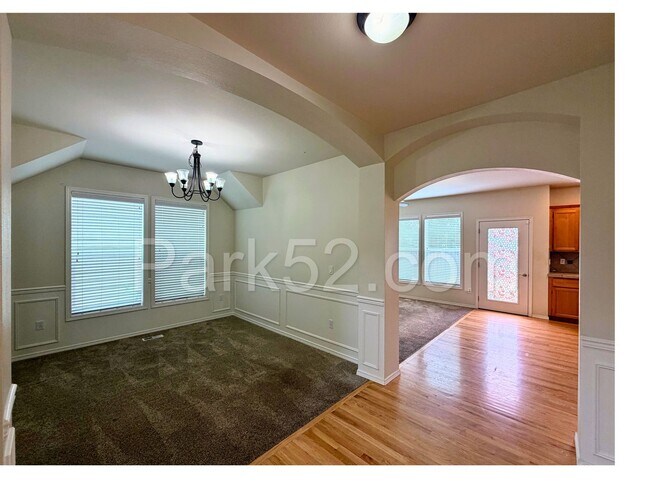 Building Photo - Puyallup 4 Bedroom 2.5 Bath Single Family Home