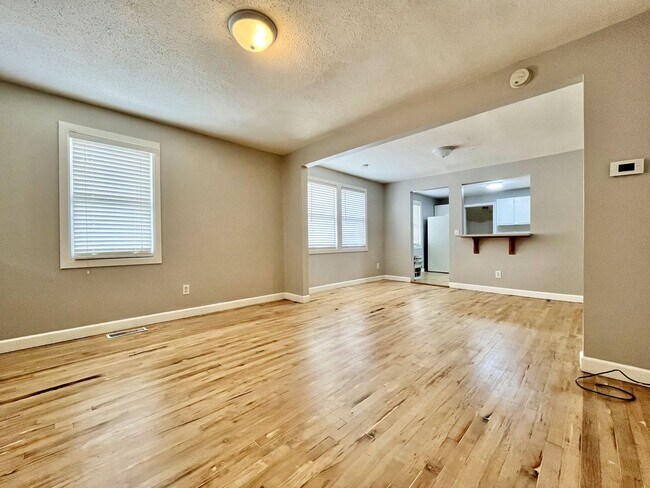 Building Photo - Two Bedroom Home in Muskegon Heights