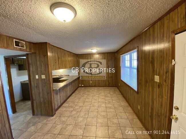 Building Photo - 3762 Ironwood Dr