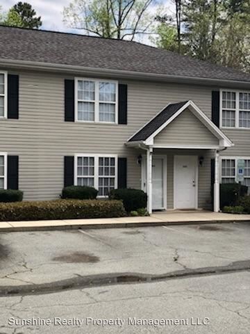 Foto del edificio - 327-333 E McPherson Dr