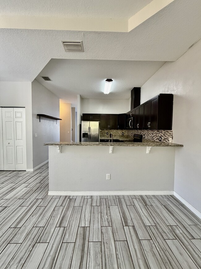 Foto del edificio - 4848 Tampa Downs Blvd