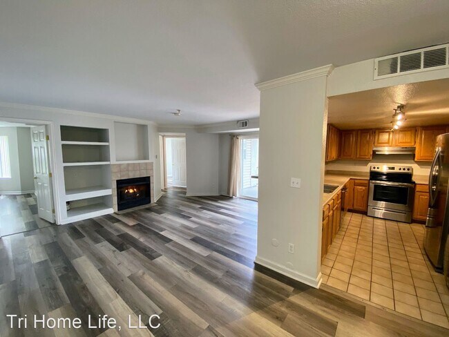 Building Photo - 3 br, 2 bath House - 12158 W Dorado Pl #12...