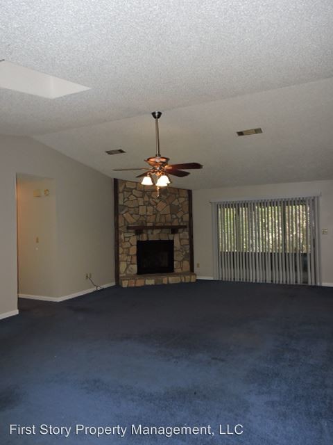 Building Photo - 419 Tanbark Pl