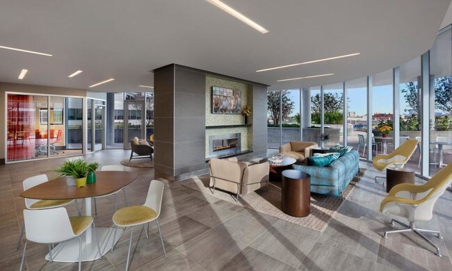 Foto del edificio - 1460 N Halsted St