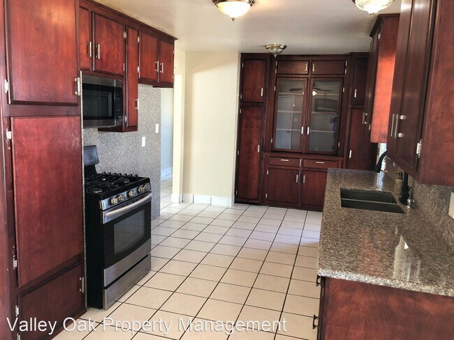 Foto del edificio - 3 br, 2 bath House - 3436 Santa Fe Avenue