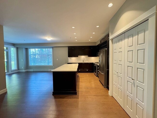 Building Photo - 15185 36 Av