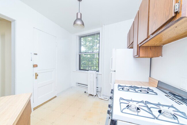 Foto del edificio - 438 W Belden Ave