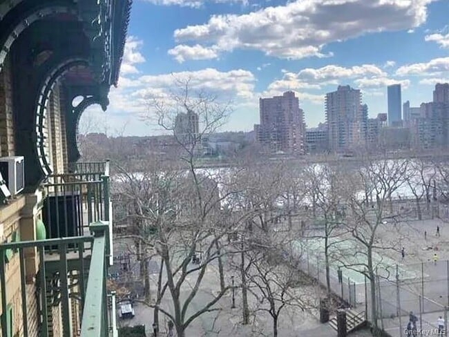 Building Photo - 517 E 77th St