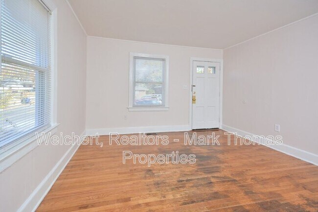 Building Photo - 331 Clark St