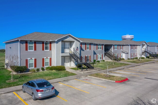 Building Photo - Cypress Bend Apartments