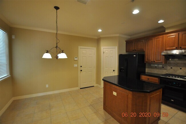 Foto del edificio - 4342 Lake Walk Ct