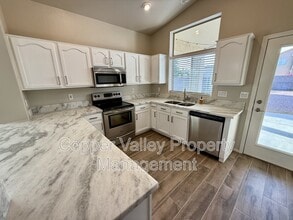 Building Photo - 4029 W Hackamore Dr