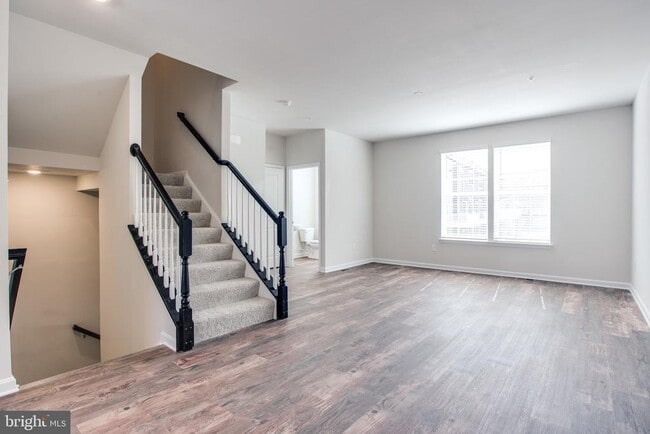 Building Photo - 5039 MacDonough Pl
