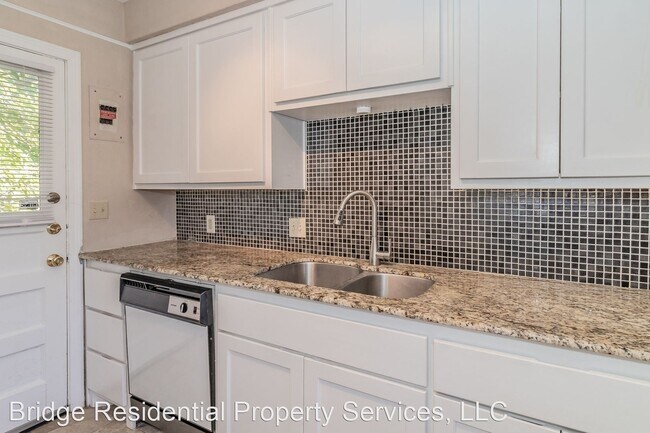 Building Photo - 2 br, 1 bath House - 5025 Birchman Avenue