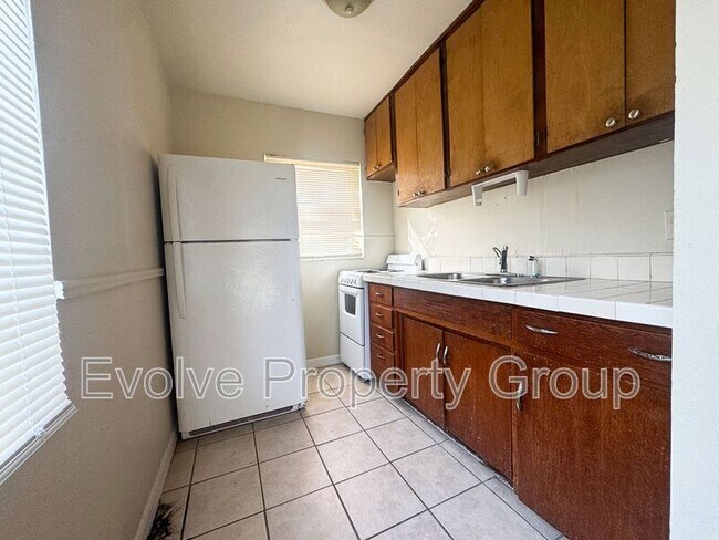 Building Photo - 710 N Grove St