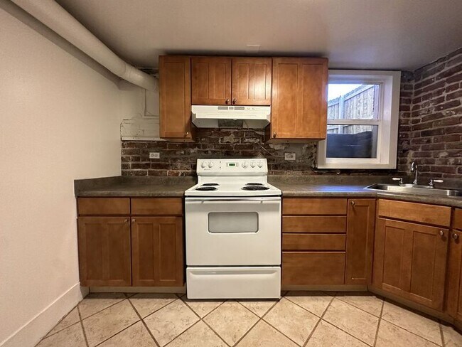 Building Photo - 1757 Vine St