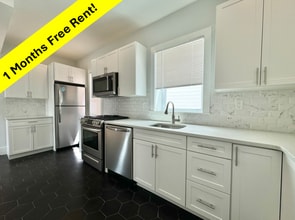 Building Photo - 15 Romsey St