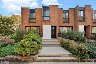 Building Photo - 5201 S Kimbark Ave