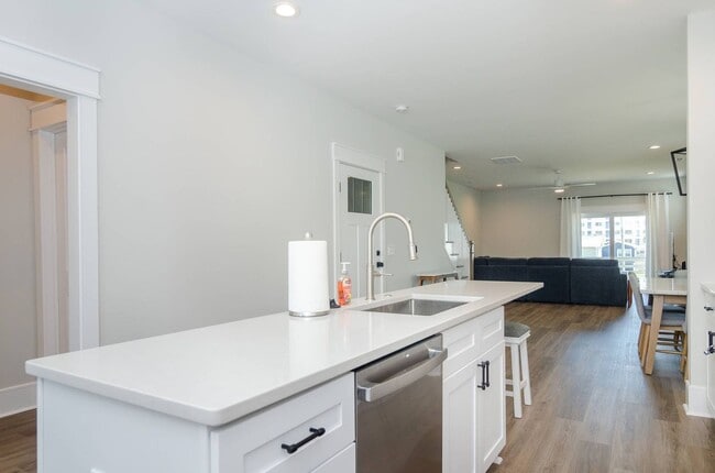 Foto del edificio - (C317) 902 S Second Street, Unit 2, Caroli...