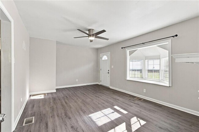 Foto del edificio - 1357 Lorenzo Dr SW