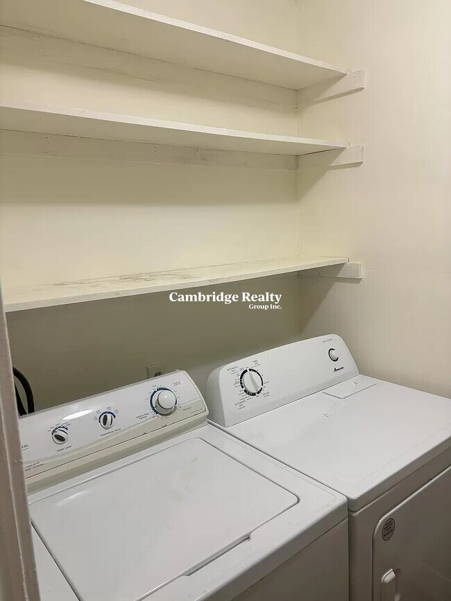 Building Photo - 88 Fellsway E