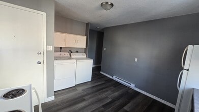 Building Photo - 157 McSweeney Ave